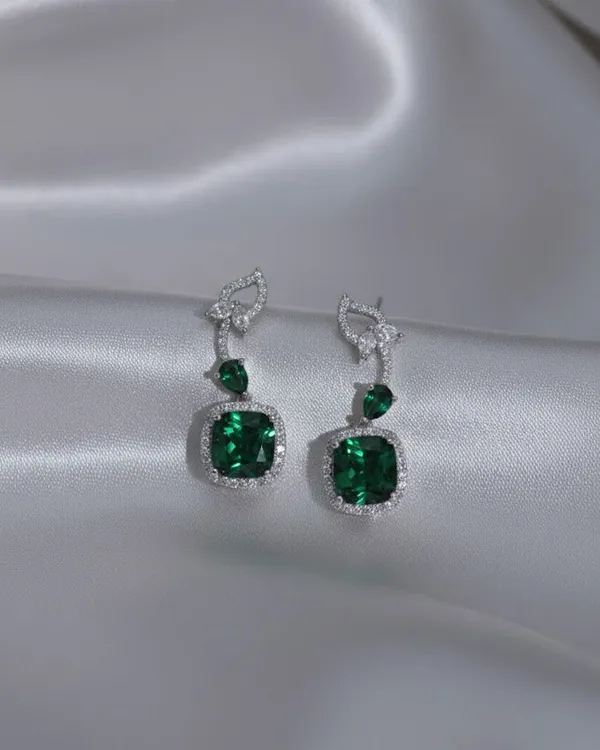 Green_Brass_Necklace_Set_For_Women